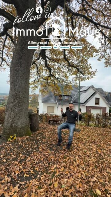 🌳 Sundern – Ihr neuer Lieblingsplatz wartet! 🏡✨

Manchmal braucht’s gar keinen Meerblick, um sich frei zu fühlen…
Manchmal reicht einfach eine Eiche, eine Schaukel – und ein Zuhause, das genau passt. ☀️💛

Hier in Sundern erwartet Sie ein liebevoll gepflegtes Einfamilienhaus mit ganz viel Charme:
👉 1.100 m² Grundstück zum Durchatmen, Spielen und Genießen
👉 Bodenwert über 105.000 €
👉 110 m² Wohnfläche mit 5 Zimmern
👉 2 renovierte Badezimmer
👉 Modernisiert 2014: Fenster, Wasser- & Heizungsleitungen, Fassade
👉 Einbauküche inklusive 🍳
👉 Gartenhütte & jede Menge Platz für Ihre Ideen 🌿

Alles bereit zum Einziehen, Ankommen und Wohlfühlen. 🤍

Neugierig geworden?
Dann vereinbaren Sie jetzt Ihren Besichtigungstermin – vielleicht ist das hier schon Ihr neues Zuhause!

Ihr 🐭 Immo-Maus-Team

#immomausteam #immobilien #sundern #einfamilienhaus #hausverkauf #traumhaus #wohnenimsauerland #immolife #neueszuhause #immobilienmakler #hauskauf #familienhaus #immolove #immotraum #wohnglück #gartenliebe #immoangebot #zuhausefinden #besichtigung #immo