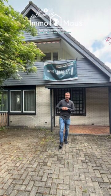 🚨 Einfamilienhaus in Werdohl schon reserviert, bevor die Immobilie überhaupt online ist? 🏡😲
Genau das ist bei diesem Objekt passiert!
Noch bevor die Immobilie auf den bekannten Immobilienportalen veröffentlicht wurde, konnten wir durch unsere Social-Media-Präsenz bereits über 15 Anfragen generieren. 📲✨
Die Besichtigungen wurden durchgeführt und schon kurz darauf war der passende Käufer gefunden. 🤝🔑
Das zeigt: Wer heute auf die Immobilienportale wartet, könnte interessante Immobilienangebote verpassen. ⏳
👉 Folgen Sie uns auf Social Media und nehmen Sie frühzeitig Kontakt zu uns auf, wenn Sie auf der Suche nach Ihrer Traumimmobilie sind.
Denn manche Immobilien sind schneller weg, als man gucken kann! 😄🏠
🐭 Ihr Immo Maus Team
🏡 Alles rund um Ihre Immobilie
#ImmoMaus #Immobilienmakler #Immobilienverkauf #hausverkauf