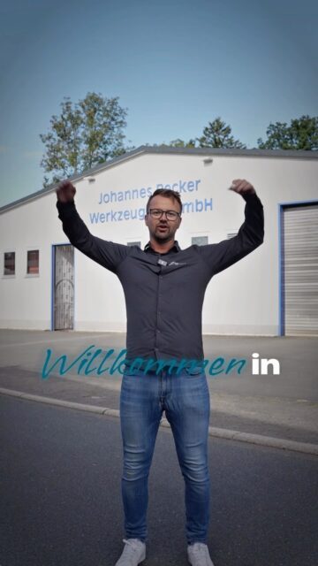 🏡 Wohnen & Arbeiten an einem Ort – oder nur die Gewerbehalle mieten!
📍 Neuenrade-Küntrop
OPTION 1 | KAUFEN –
🏠 Einfamilienhaus mit ca. 150 m² Wohnfläche
🏭 Gewerbehalle mit ca. 600 m² Nutzfläche
🌳 Gesamtgrundstück ca. 2.449 m²
☀️ PV-Anlage & Wärmepumpe
🔥 Kamin | Sauna | Terrasse
🚗 3 Garagen
⚡ Energieeffizienzklasse B
OPTION 2 | HALLE MIETEN –
🏭 ca. 600 m² Gesamtfläche
📦 ca. 450 m² Produktion & Lager
💻 ca. 150 m² Büro & Sozialräume
☀️ PV-Anlage mit ca. 100 kWp
🚛 Rampe mit Hubbühne & großzügige Rangierflächen
🚿 Umkleiden, Duschen & Küche
Ideal für Unternehmer, die Wohnen und Gewerbe verbinden möchten – oder einen neuen Standort für ihren Betrieb suchen.
📩 Interesse? Schreibt uns eine Nachricht!
Immo Maus 🐭🏡
#Neuenrade #Küntrop #Gewerbeimmobilie #Gewerbehalle